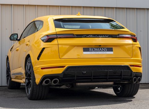 Lamborghini Urus 3