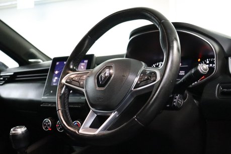 Renault Clio ICONIC TCE BOSE 12