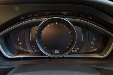 Volvo V40 T3 INSCRIPTION 14