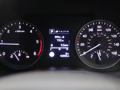 Hyundai TUCSON 2.0 CRDi SE Nav Auto 4WD Euro 6 5dr 14