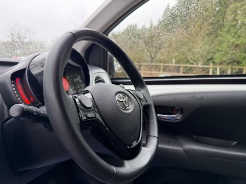 Toyota Aygo 1.0 VVT-i x-play Euro 6 5dr 36
