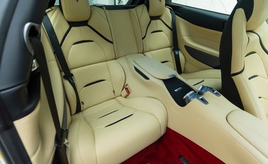 Ferrari GTC4 Lusso V12 17