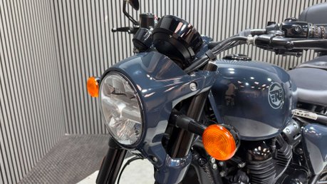 Royal Enfield Shotgun 2025 ONLY 2K GREAT CONDITION MOT 2028 LARGE TOP BOX 13
