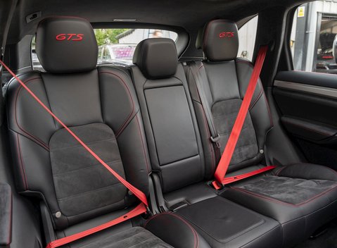 Porsche Cayenne GTS 14