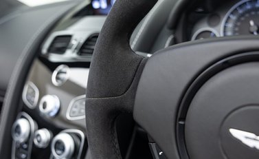 Aston Martin V12 Vantage S ROADSTER 27