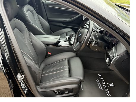 BMW 5 Series 520D M SPORT TOURING MHEV 41