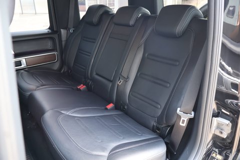 Mercedes-Benz G Series 2109 G 350 D 4MATIC AMG LINE PREMIUM MATT BLACK WRAPP 29