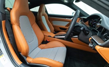 Porsche 911 (992) Sport Classic 10