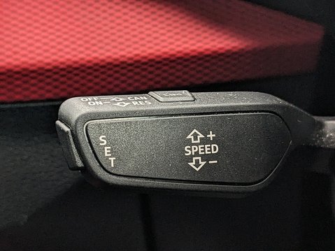 Audi Q2 TFSI SPORT 28