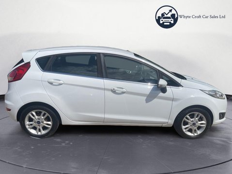 Ford Fiesta 1.0T EcoBoost Zetec Euro 6 (s/s) 5dr 9