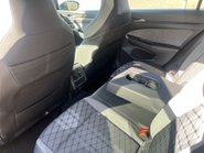 Volkswagen Golf 2.0 Golf R-Line TDI Semi-Auto 5dr 43