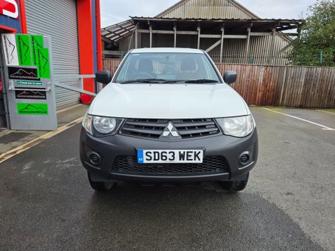 Mitsubishi L200 DI-D 4X4 4WORK S/C 2