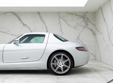 Mercedes-Benz SLS AMG 26