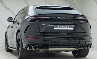 Lamborghini Urus 3