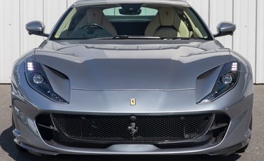 Ferrari 812 Superfast 4