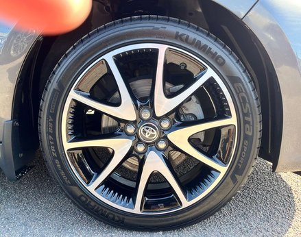 Toyota Yaris 1.5 Yaris Dynamic HEV CVT 5dr 15