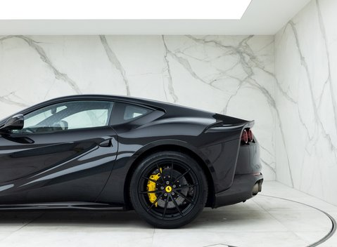 Ferrari 812 Superfast 30