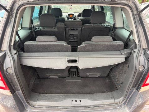 Vauxhall Zafira 1.7 CDTi ecoFLEX Design Euro 5 5dr (SNav) 23
