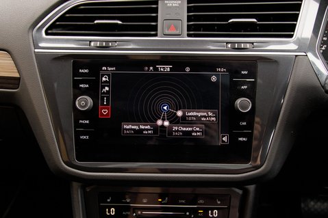 Volkswagen Tiguan Allspace ELEGANCE TSI DSG 20