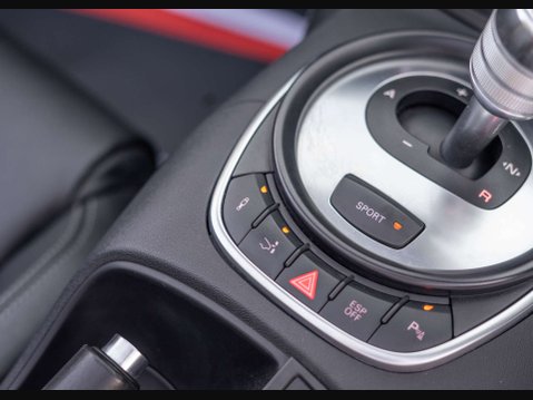 Audi R8 5.2 R8 Spyder Quattro V10 Semi-Auto 4WD 2dr 51