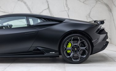 Lamborghini Huracan Tecnica 48