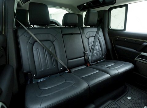 Land Rover Defender 110 D250 First Edition 12