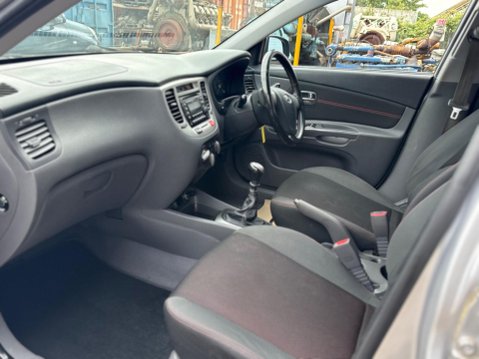 Kia Rio 1.4 LS 5dr 28