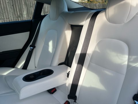 Tesla Model 3 LONG RANGE AWD 31