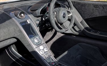 McLaren 675 LT Spider 8