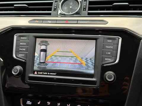 Volkswagen Passat 2.0 TDI BlueMotion Tech GT Euro 6 (s/s) 5dr 77