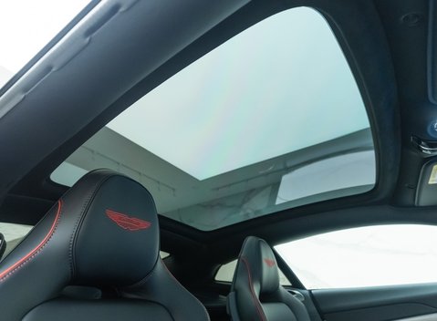 Aston Martin Vanquish V12 16