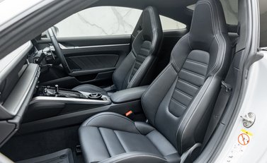 Porsche 911 Turbo S (992) 19