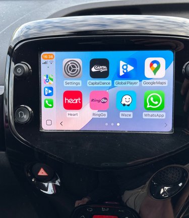 Toyota Aygo VVT-I X-CITE.. 5 MAIN DEALER SERVICES.. REVERSING CAMERA.. A/C.. 1 PREVIOUS 3