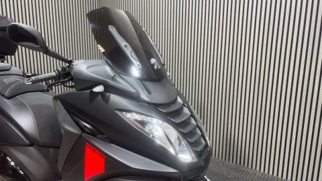 Peugeot Metropolis 400 RXR 2017 ONLY 10K 3 WHEELER TRIKE CAR LICENCE LONG MOT 38