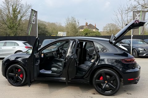 Porsche Macan GTS PDK -21 INCH ALLOYS -ELECTRIC TOWBAR -BOSE -SPORTS CHRONO -PDLS PLUS 21