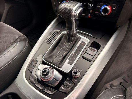 Audi Q5 2.0 TDI S line Plus S Tronic quattro Euro 5 (s/s) 5dr 21