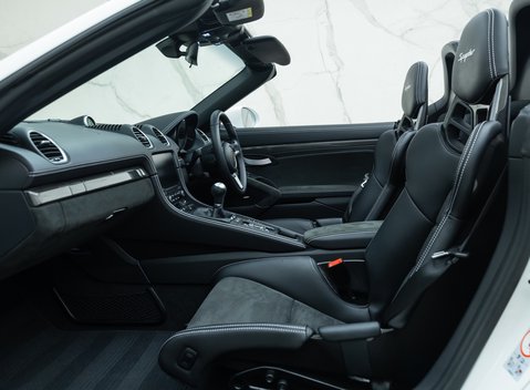 Porsche 718 SPYDER 19