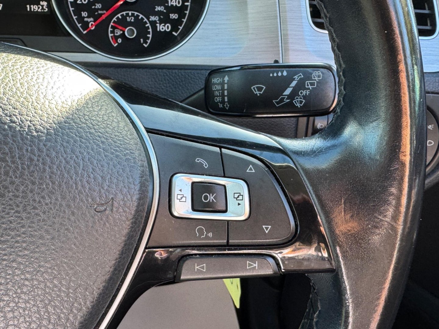 2014 Volkswagen Golf — image 23