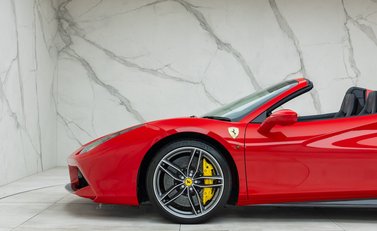 Ferrari 488 SPIDER 40