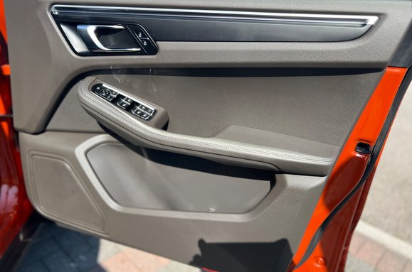 Porsche Macan PDK 28