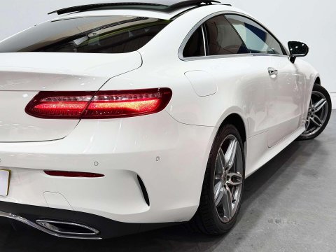 Mercedes-Benz E Class 2.0 E220d AMG Line (Premium) Coupe 2dr Diesel G-Tronic+ Euro 6 (s/s) (194 p 21
