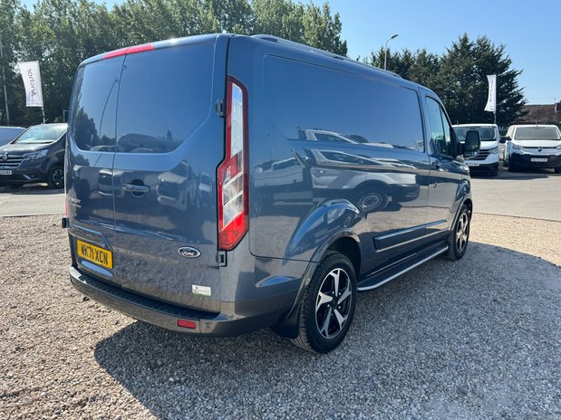 Ford Transit Custom AUTO SWB L1H1 Low Roof 300 Air Con Alloys Sensors Cam EURO 6 NO VAT 6