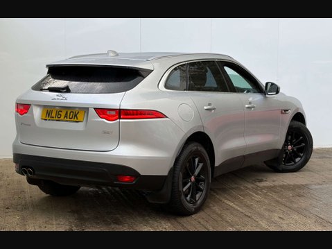 Jaguar F-Pace 2.0 F-PACE Prestige AWD D Auto 4WD 5dr 35
