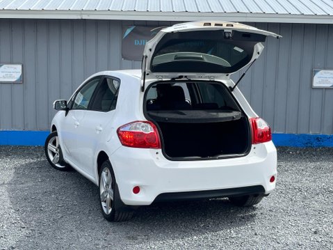 Toyota Auris 1.6 V-Matic SR Euro 5 5dr 46