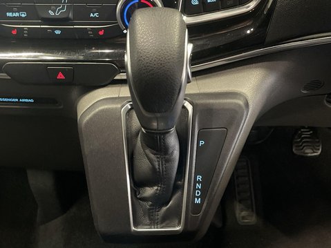 Ford Tourneo Custom 2.0 320 EcoBlue Titanium Minibus Double Cab 5dr Diesel Auto L2 Euro 6 (s/s) 20