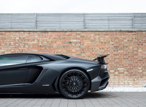 Lamborghini Aventador SV LP 750-4 Coupe 26