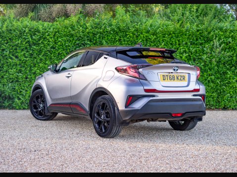 Toyota C-HR 1.8 C-HR-Dynamic HEV CVT 5dr 8