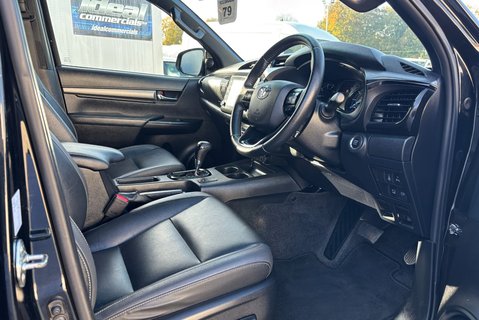Toyota Hilux Invincible X 4WD 2.8 D-4D Double Cab Pickup - Hardtop Canopy 17