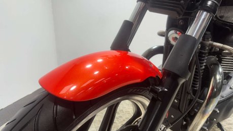 Triumph Bonneville SE 2013 7K NEW MOT INCREDIBLE CONDITION CUSTOM NAKED BIKE 865CC 13