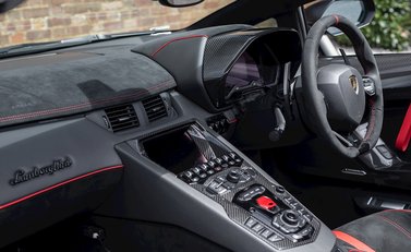 Lamborghini Aventador SV LP 750-4 Roadster 18